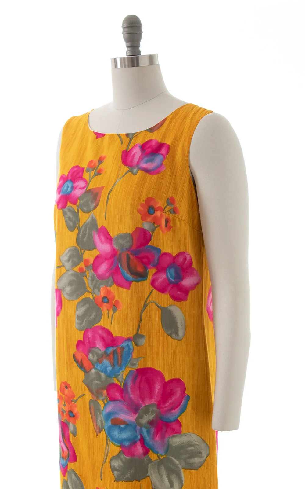 $65 DRESS SALE /// 1960s Floral Cotton Shift Dress | medium