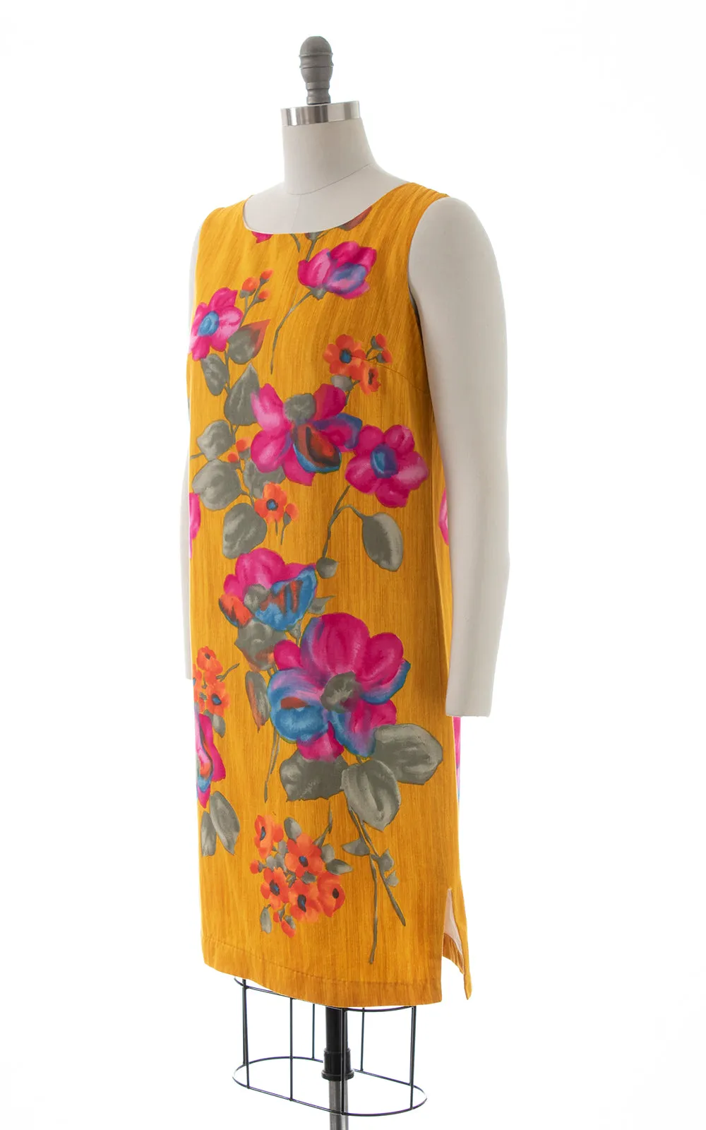 $65 DRESS SALE /// 1960s Floral Cotton Shift Dress | medium