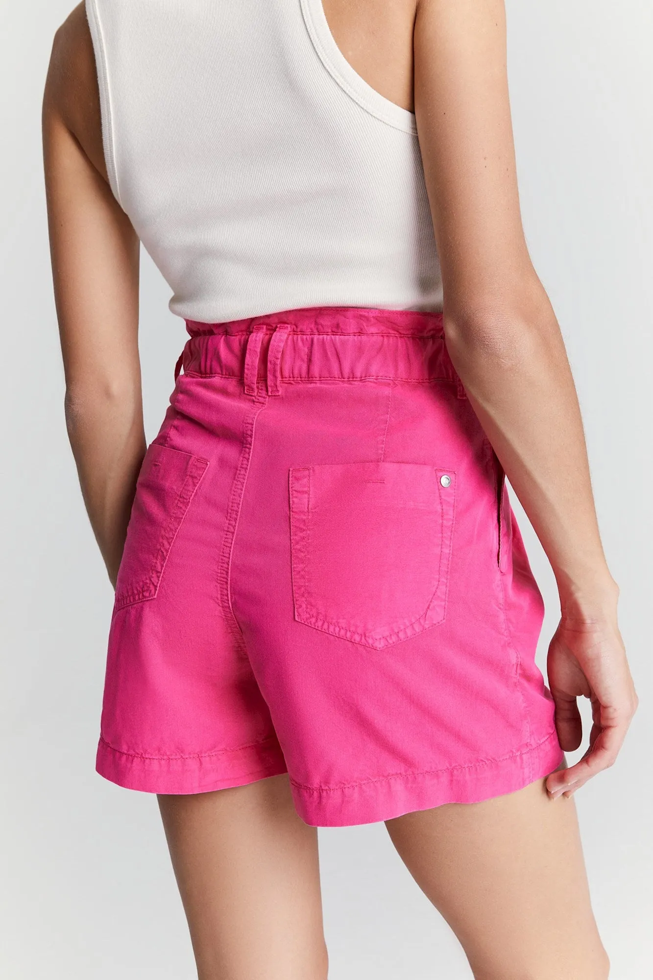 Judy - High Waist Paperbag Chino Shorts - Pink